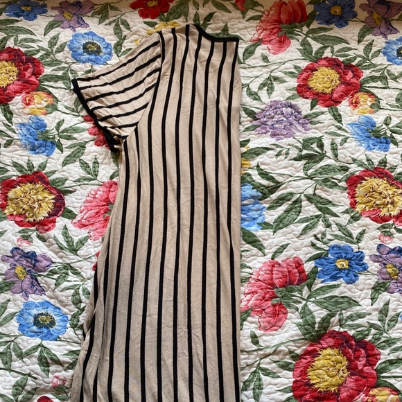 Classic Tee - Picture 2 of 4